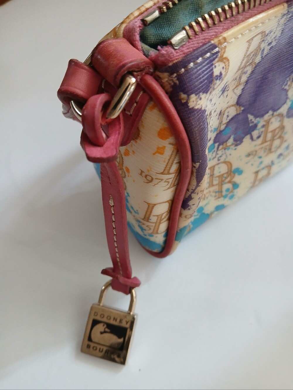 Dooney&Bourke Paint Splash Splatter Barrel Bag Y2K - Picture 4 of 7